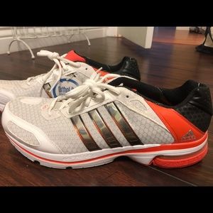 NWT ADIDAS Men’s Supernova Glides